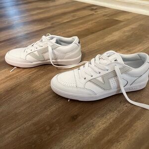 Vans - brand new- Lowland ComfyCush Leather
Shoe